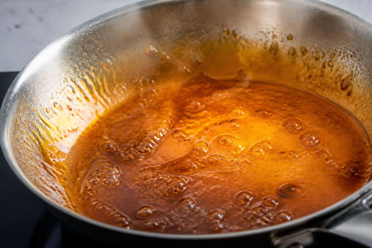 découvrez comment le vinaigre balsamique sublime la sauce orange miel en apportant une touche acidulée et raffinée grâce à sa capacité à déglacer parfaitement.