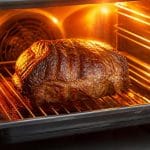 découvrez comment saisir parfaitement votre rôti de bœuf au four chaud pour une cuisson idéale, tendre et savoureuse.